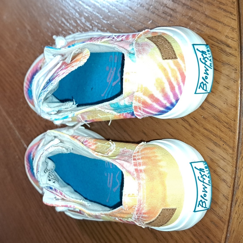 Size 7.5 Blowfish Malibou sneakers, multicolored - Picture 4 of 5